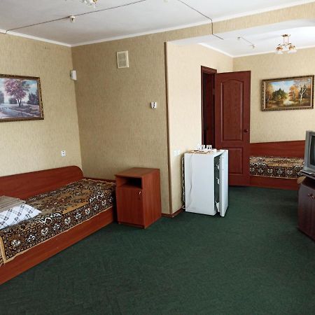 Hotel "Nizhyn" ภายนอก รูปภาพ